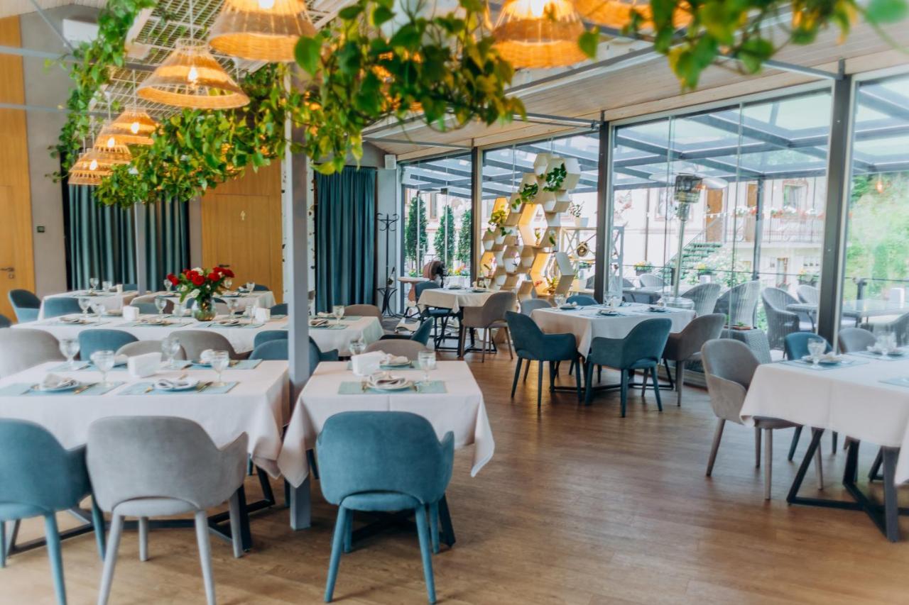 Hotel Vedmezhyi Dvir Буковел Екстериор снимка