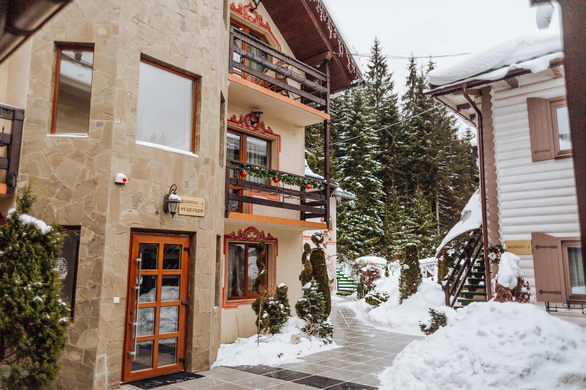 Hotel Vedmezhyi Dvir Буковел Екстериор снимка