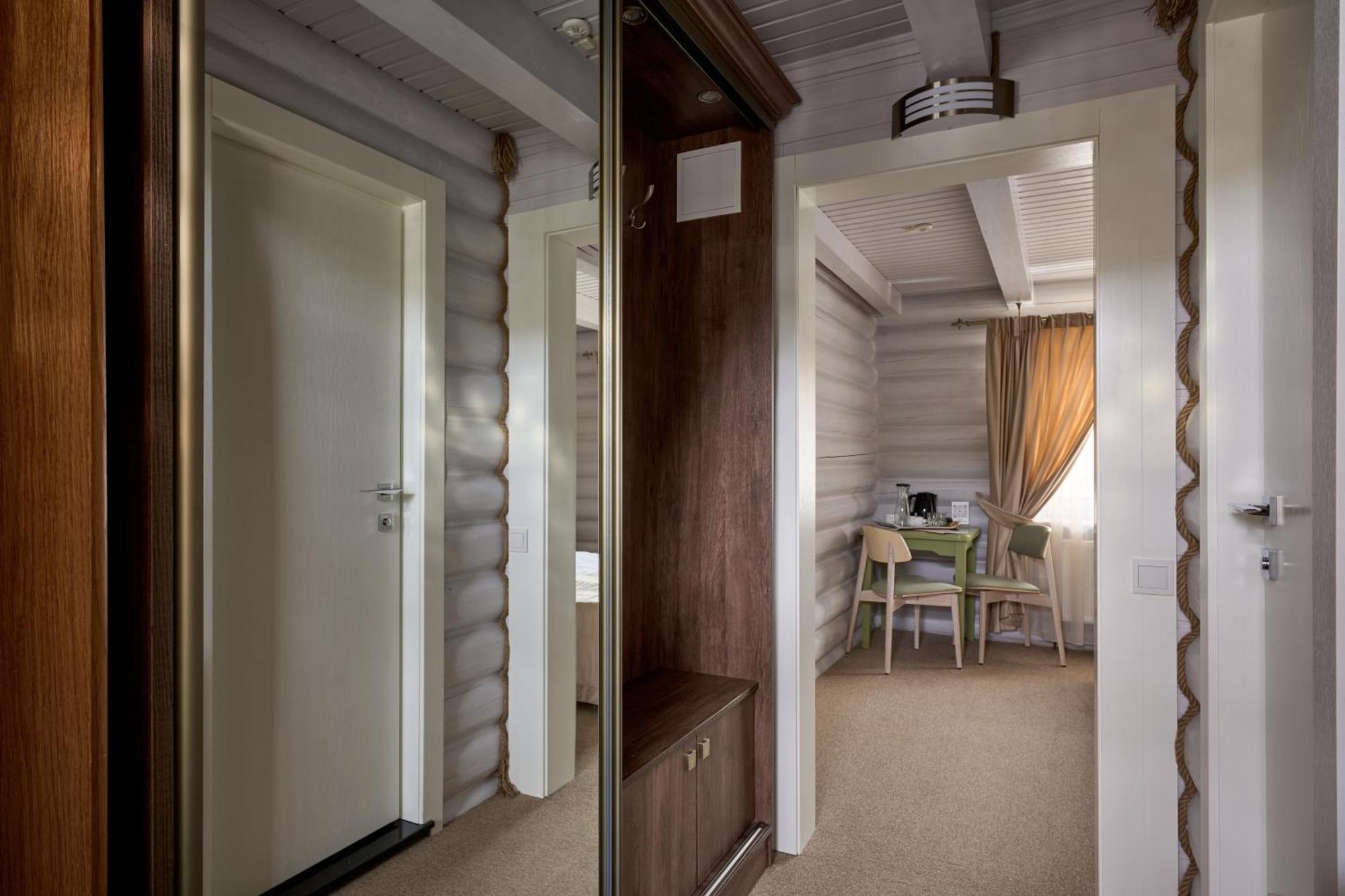 Hotel Vedmezhyi Dvir Буковел Екстериор снимка