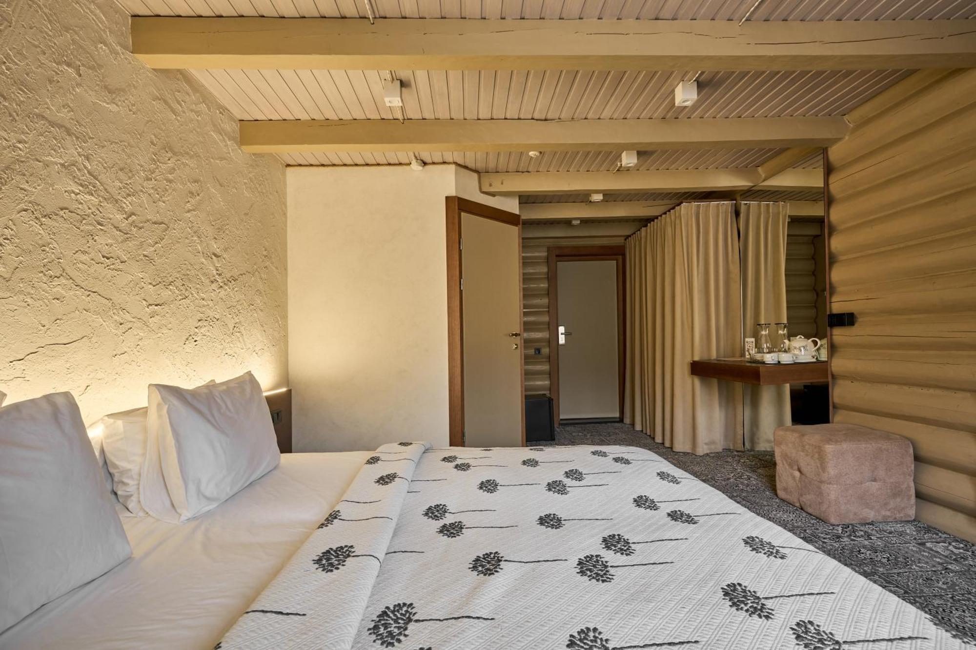 Hotel Vedmezhyi Dvir Буковел Екстериор снимка
