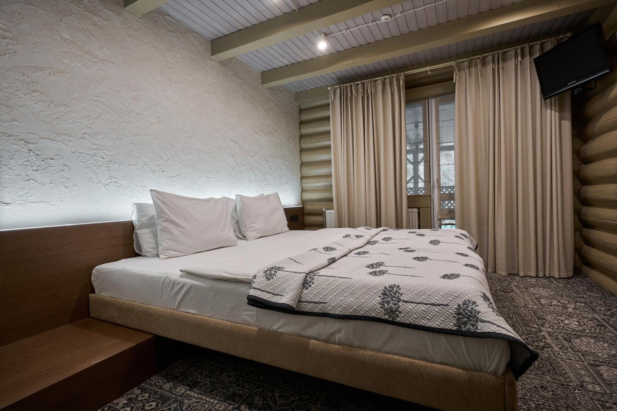 Hotel Vedmezhyi Dvir Буковел Екстериор снимка